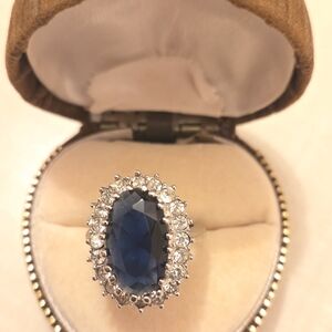 Elegant Blue and Sparkly Rhinestone Women's Ring
